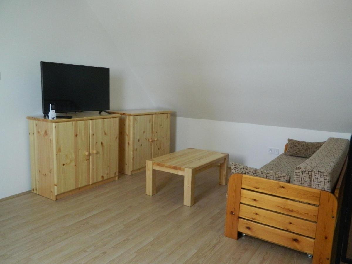 Família-Pelso apartmanház Zamárdi Exterior foto