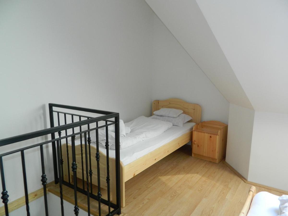 Família-Pelso apartmanház Zamárdi Exterior foto