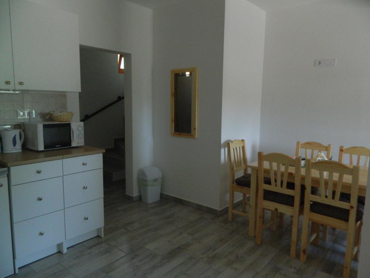 Família-Pelso apartmanház Zamárdi Exterior foto