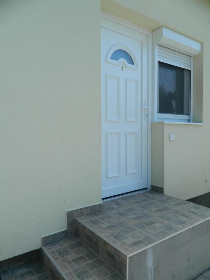 Família-Pelso apartmanház Zamárdi Exterior foto