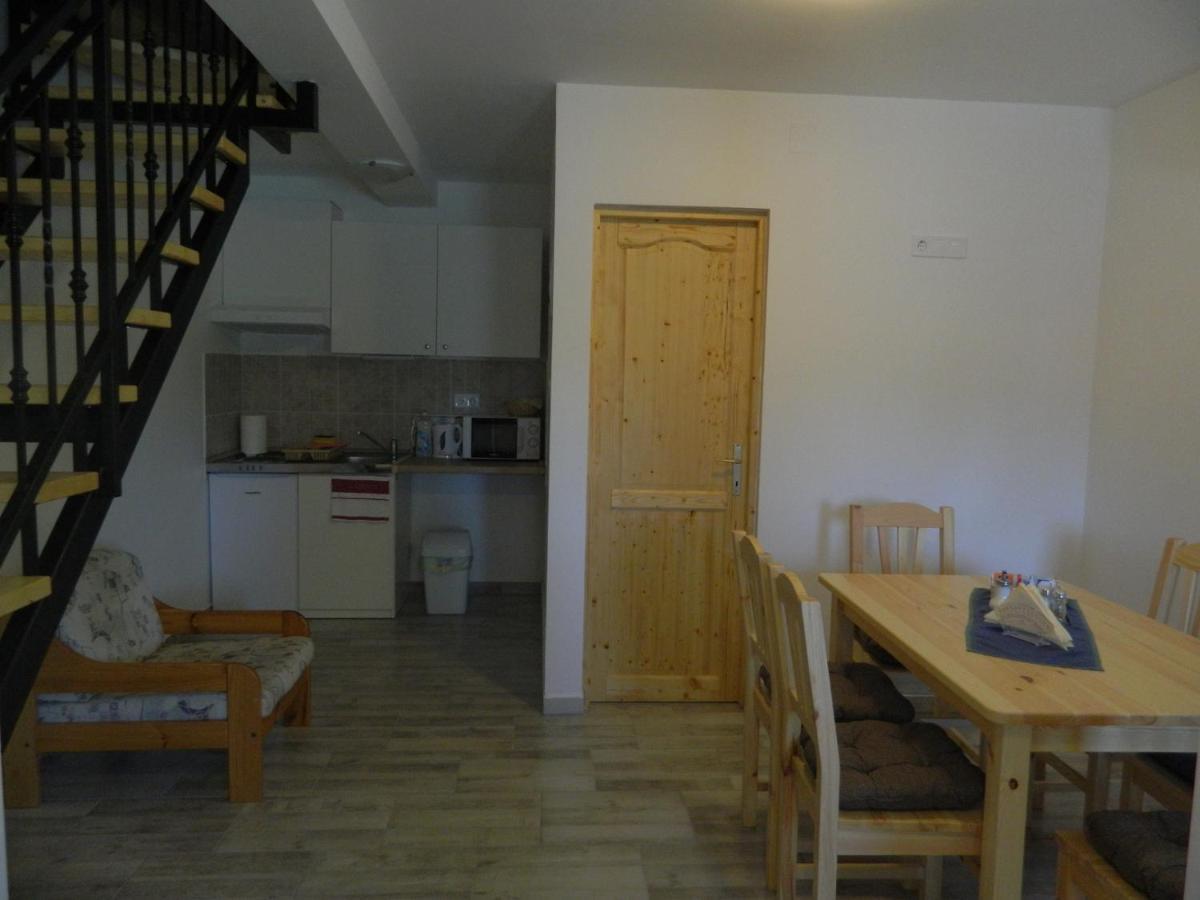 Família-Pelso apartmanház Zamárdi Exterior foto