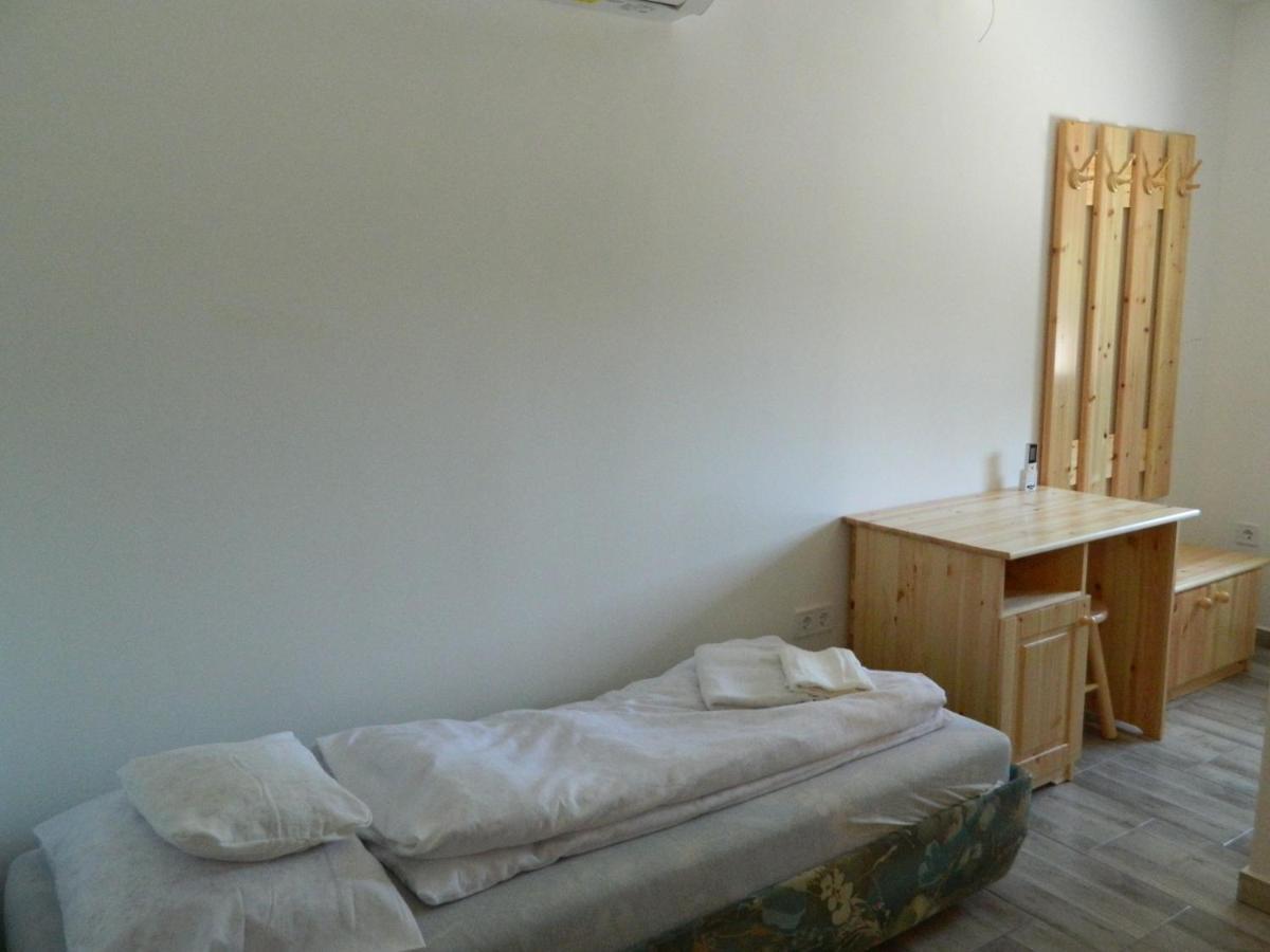 Família-Pelso apartmanház Zamárdi Exterior foto