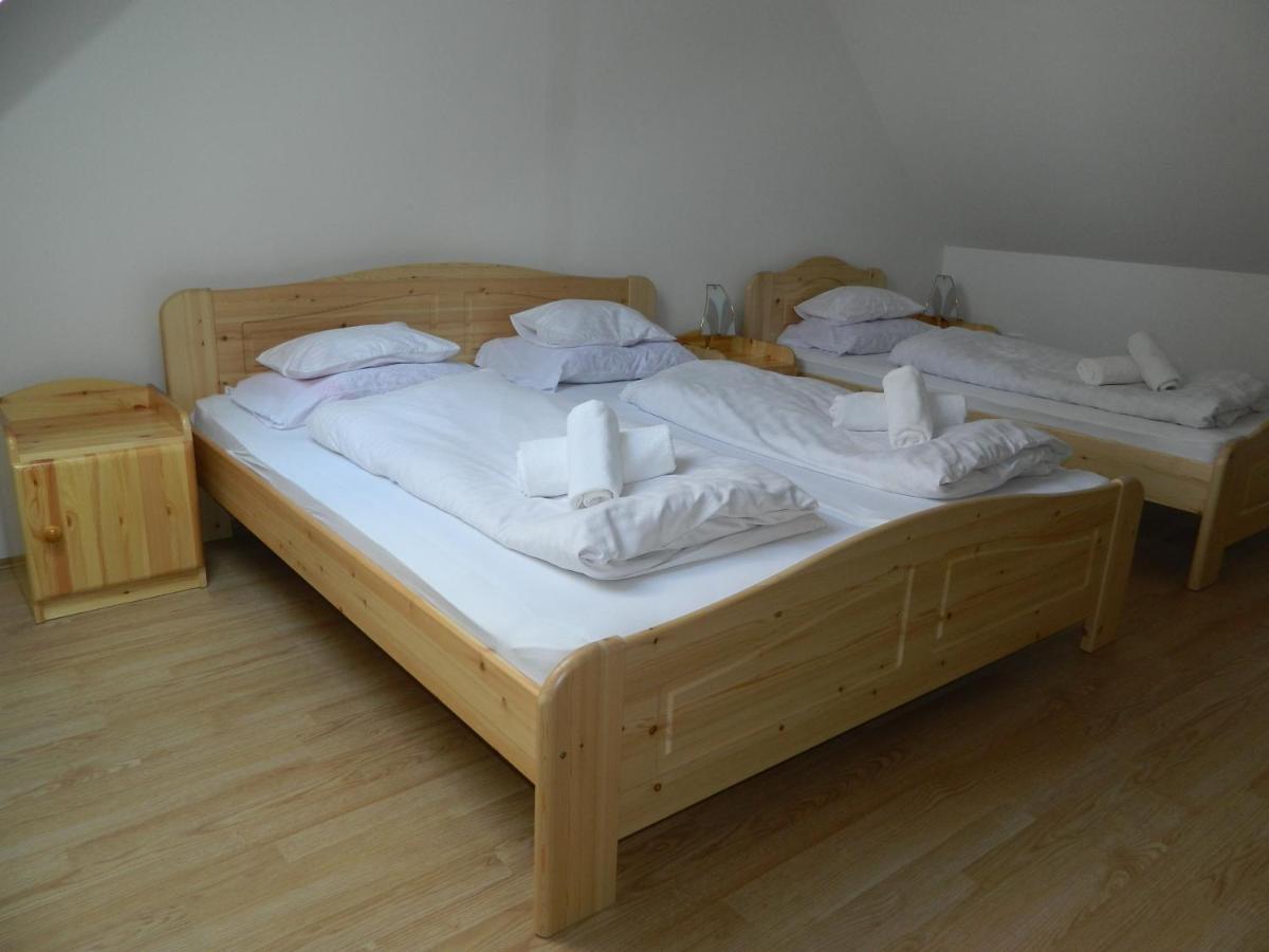 Família-Pelso apartmanház Zamárdi Exterior foto