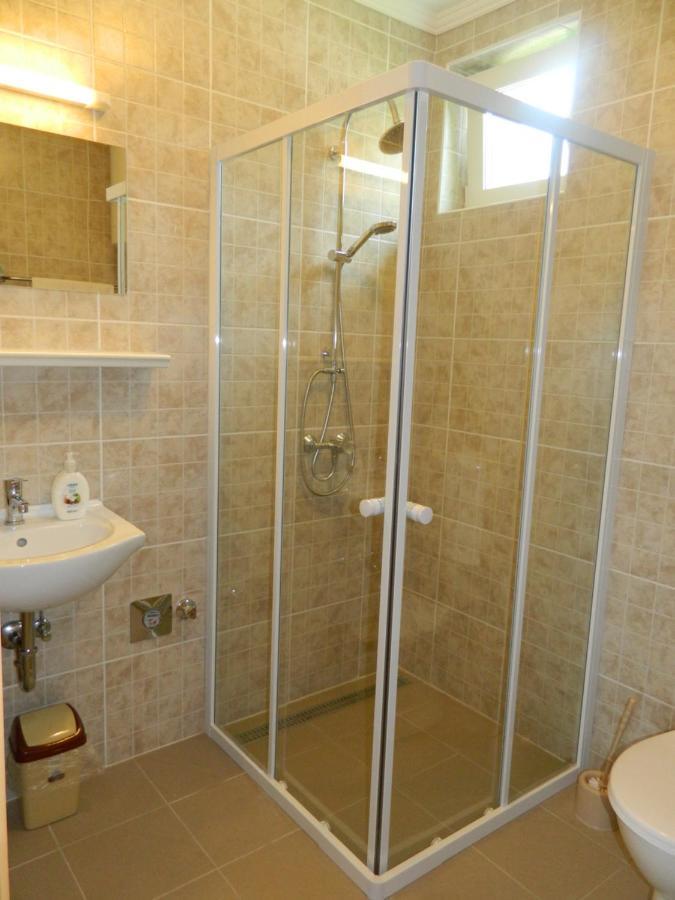 Família-Pelso apartmanház Zamárdi Exterior foto